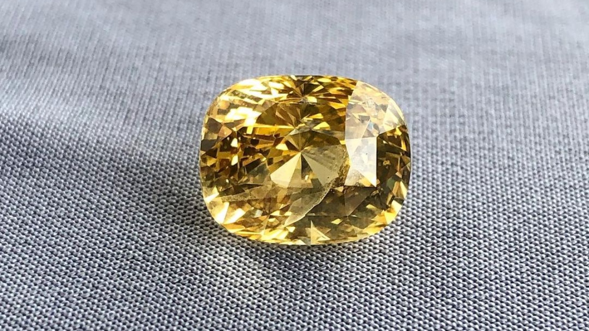 Pukhraj (Yellow Sapphire)